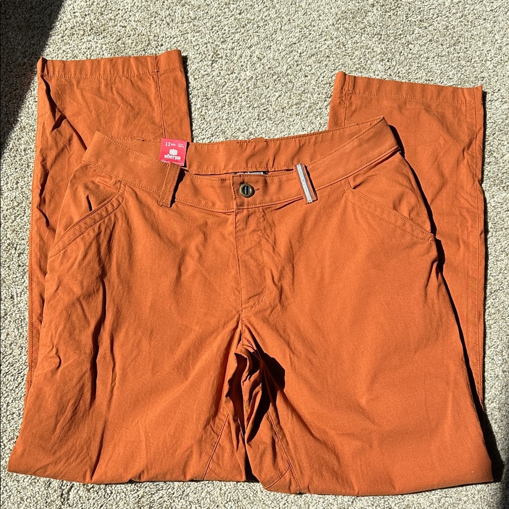 NWT Sherpa Adventure Straight Leg Pants Gorpcore Hiking Outdoors Womens